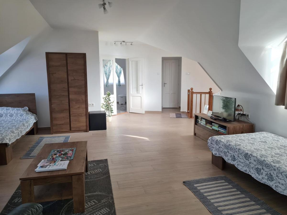 P16 Apartment Hajduboszormeny Exterior photo
